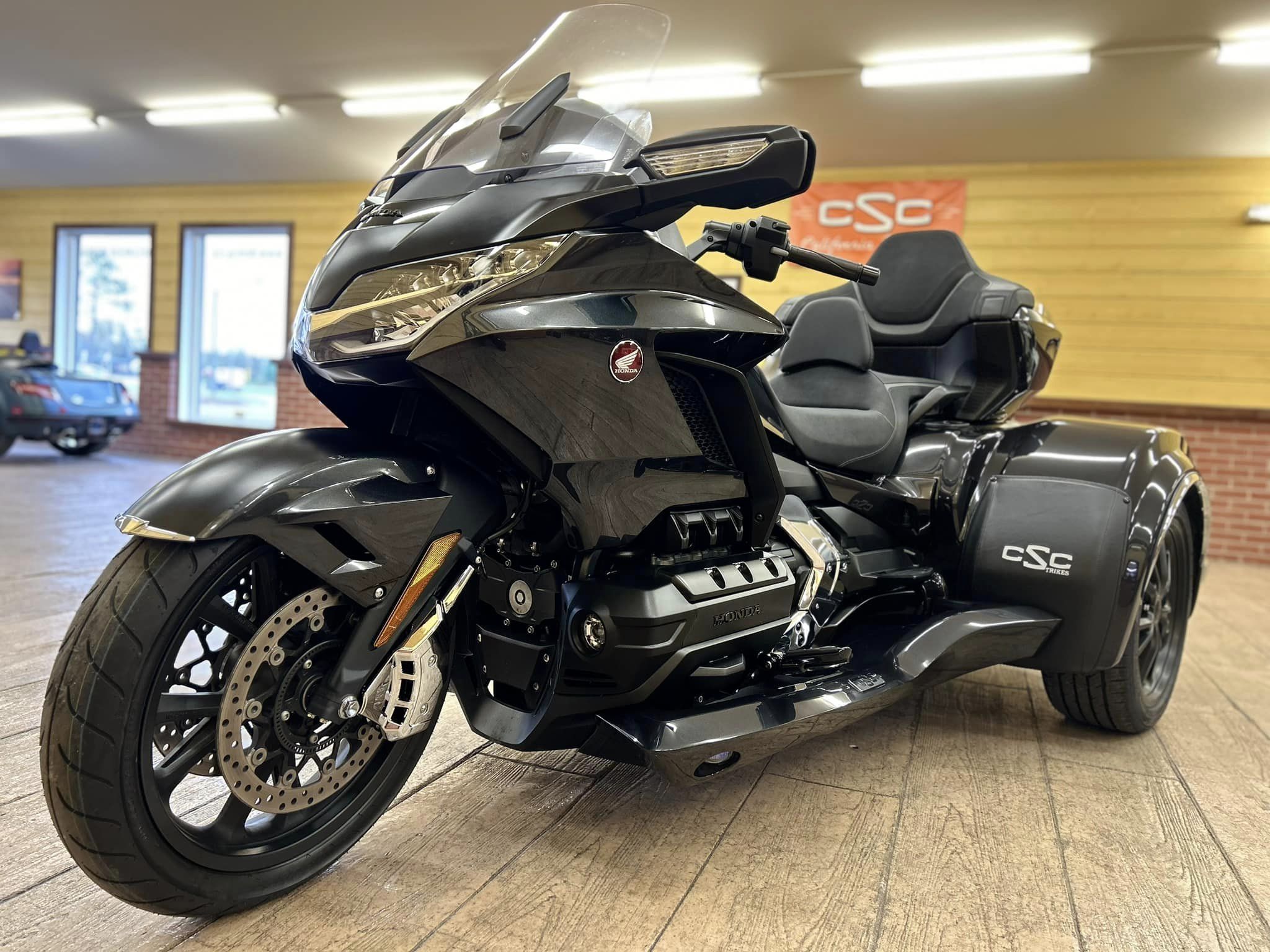 Honda Goldwing 1800 2021 AUTOMATIC DCT - BLACK METALLIC- CSC TRIKE NEW