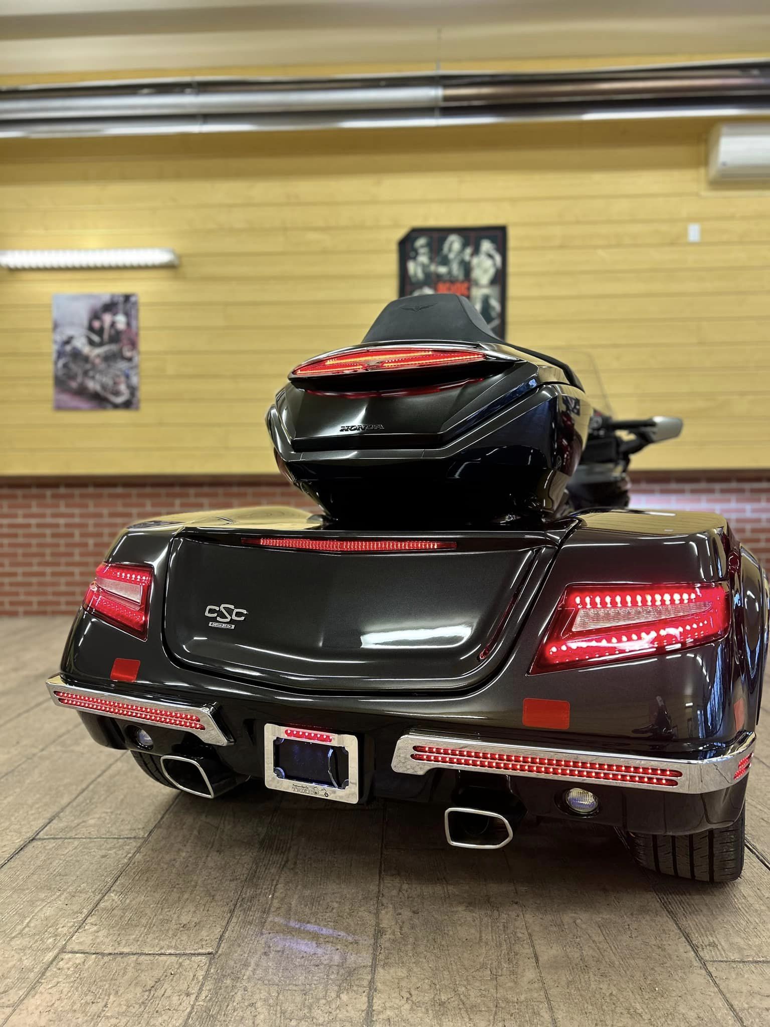Honda Goldwing 1800 2021 AUTOMATIC DCT - BLACK METALLIC- CSC TRIKE NEW - Image 7