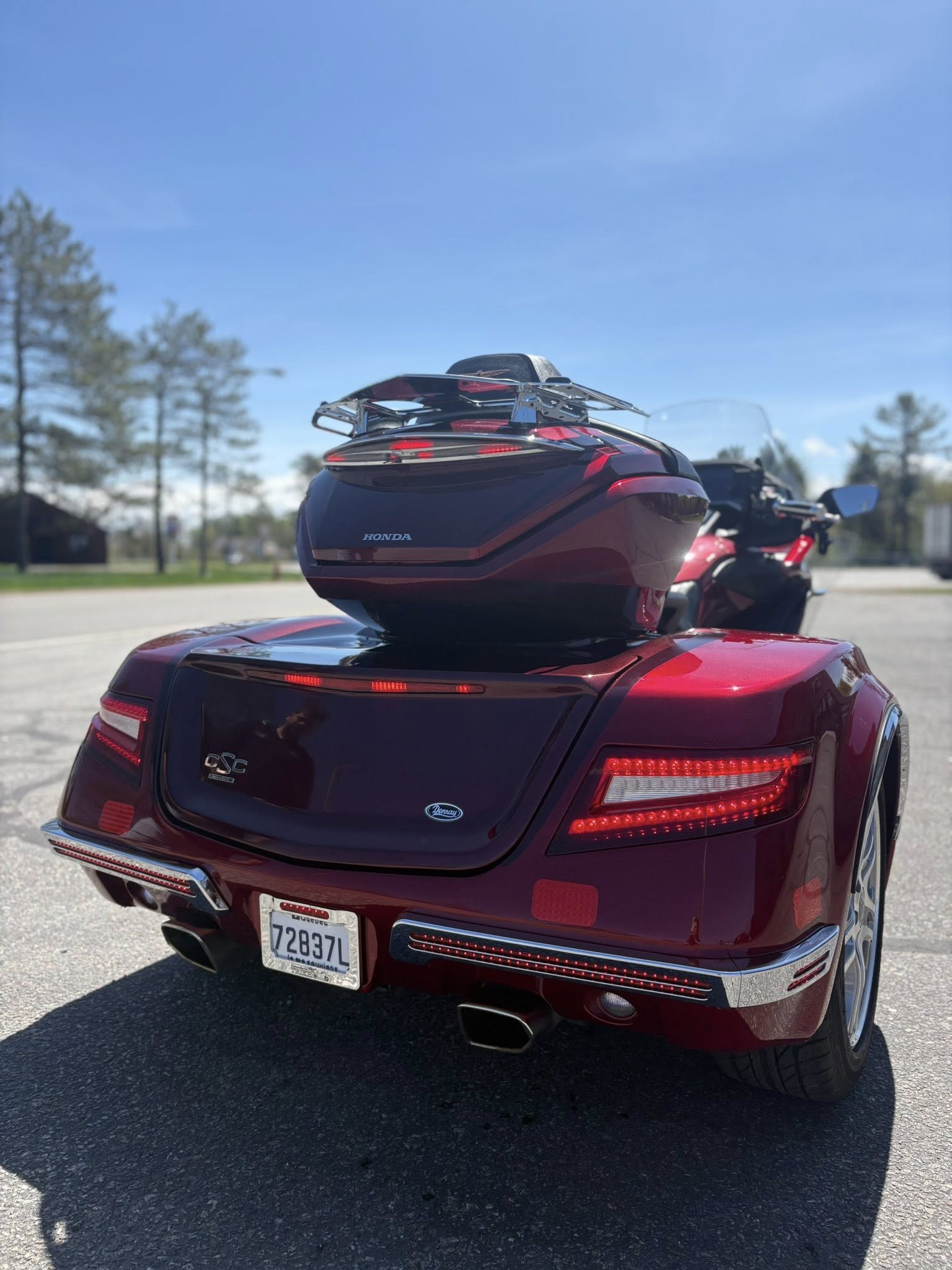 Trois-Roues Honda Goldwing 1800 2023 AUTOMATIQUE DCT - Conversion CSC 2024- Rouge 2 tons – Image 3