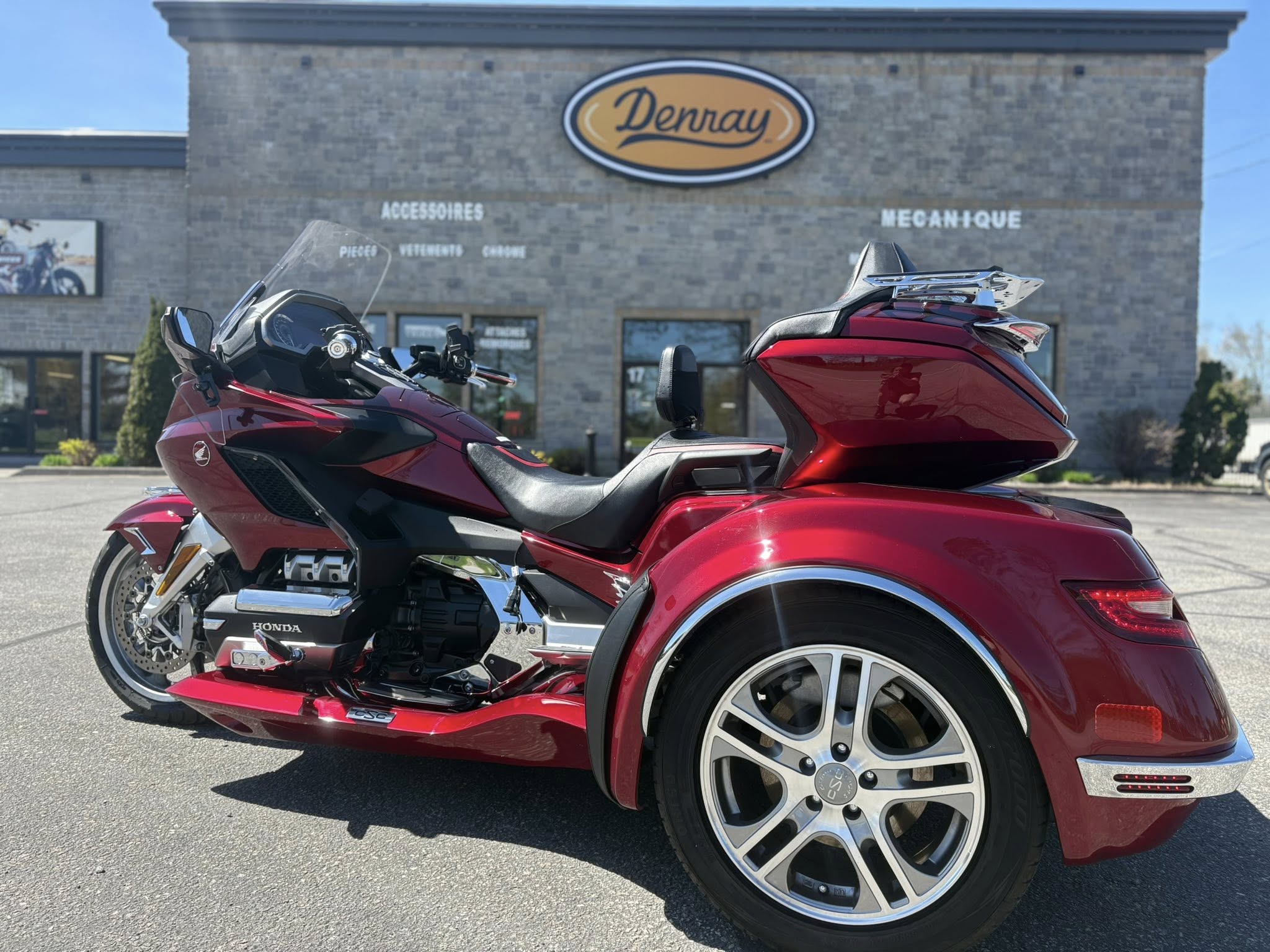 Trois-Roues Honda Goldwing 1800 2023 AUTOMATIQUE DCT - Conversion CSC 2024- Rouge 2 tons – Image 6