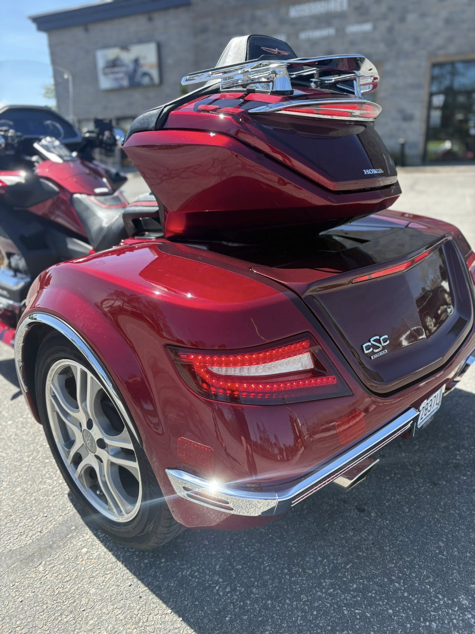 Trois-Roues Honda Goldwing 1800 2023 AUTOMATIQUE DCT - Conversion CSC 2024- Rouge 2 tons – Image 7