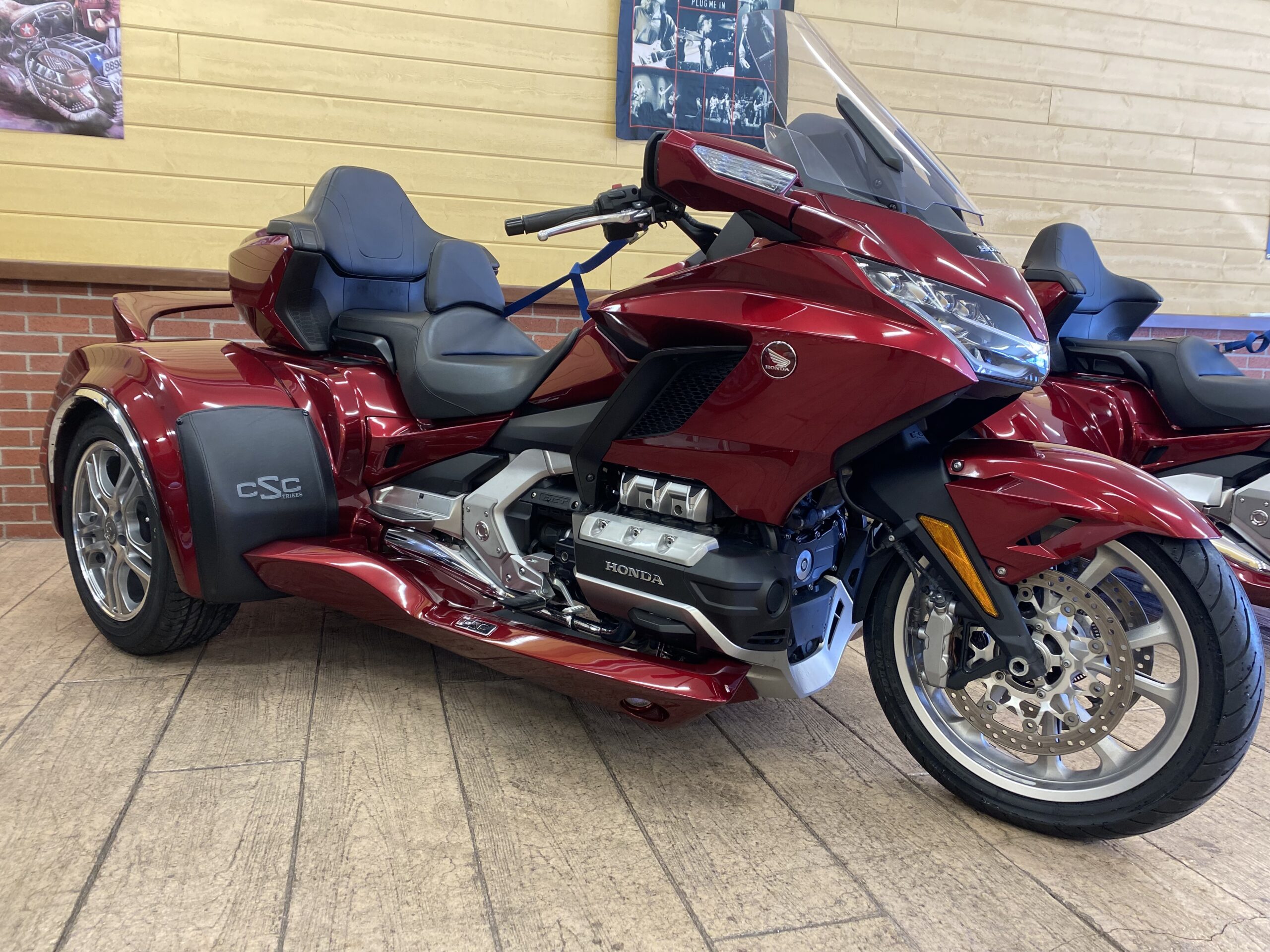 Honda Goldwing 1800 2018 dct AUTOMATIC RED- NEW CONVERSION CSC