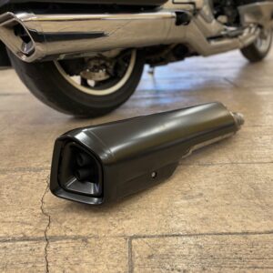 ÉCHAPPEMENT CÔTÉ DROIT -NOIR- USAGÉ – GOLDWING – GL1800 2018 ET +